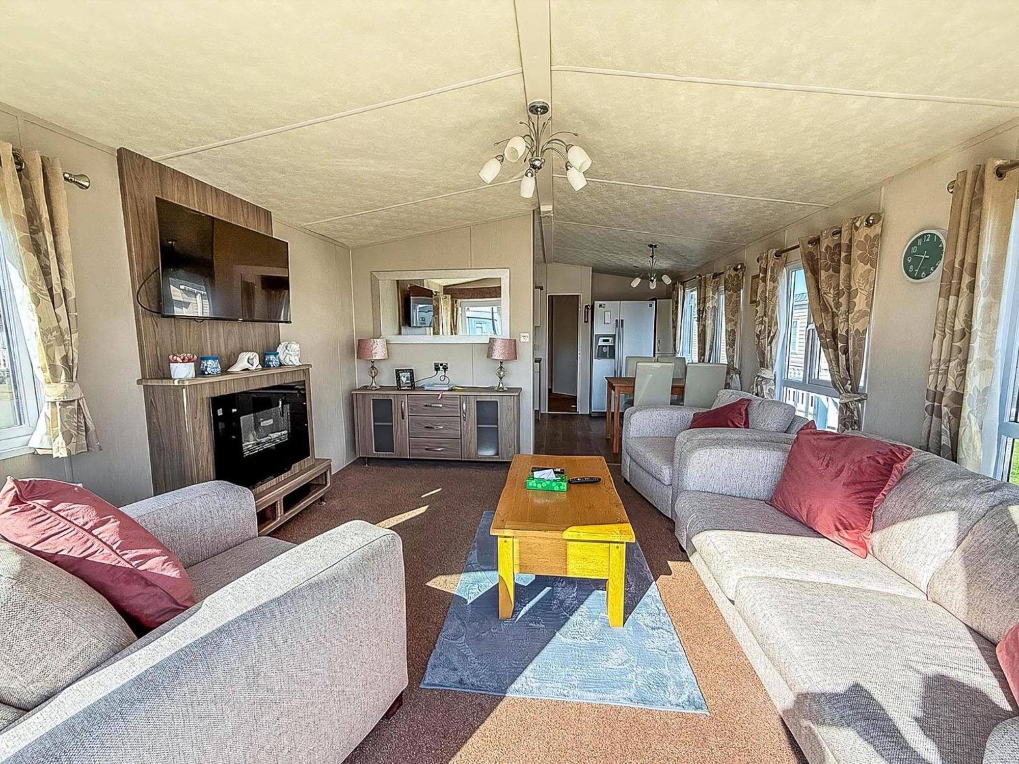 Beautiful Caravan With Decking Wifi At St Osyth Beach Holiday Park Ref 28077Dw كْلانكتون أون سي المظهر الخارجي الصورة